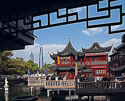 上海豫园标志性景观,九曲桥和湖心亭