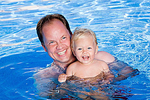父亲,婴儿,游泳池