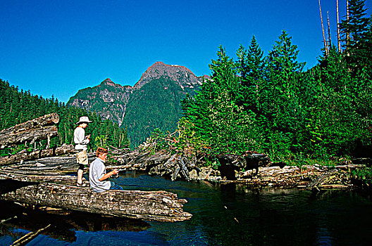 河,儿童,钓鱼,温哥华岛,不列颠哥伦比亚省,加拿大