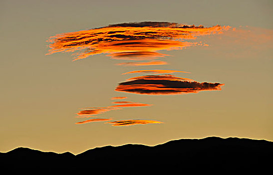 云,形态,夜光,上方,山脉,扎布里斯基角,死亡谷国家公园,莫哈维沙漠,加利福尼亚,美国
