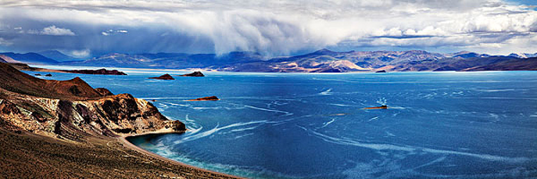 西藏河流湖泊塔诺错