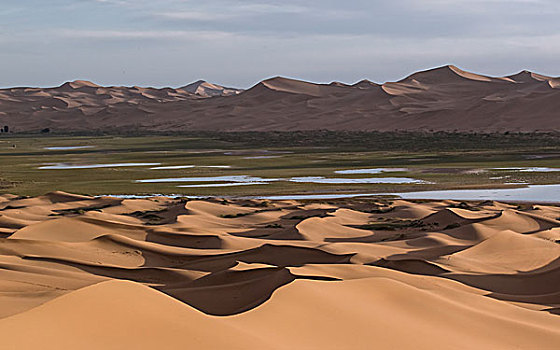 内蒙古腾格里沙漠风光