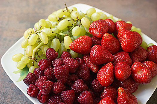 盘子,混合,草莓,树莓,葡萄,俯视,特写
