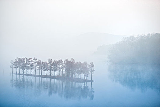 雾中天泉湖
