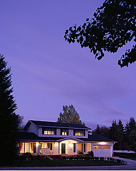 房子,亮灯,黄昏,卡尔加里,艾伯塔省,加拿大