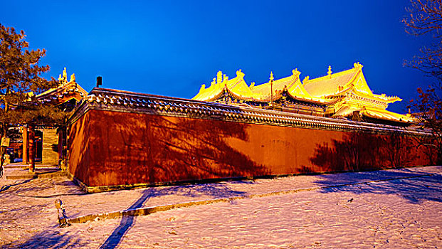 内蒙古大昭寺雪夜景