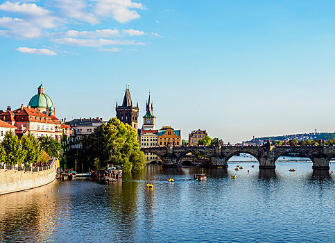 查理大桥,伏尔塔瓦河,布拉格,波希米亚,捷克共和国,欧洲