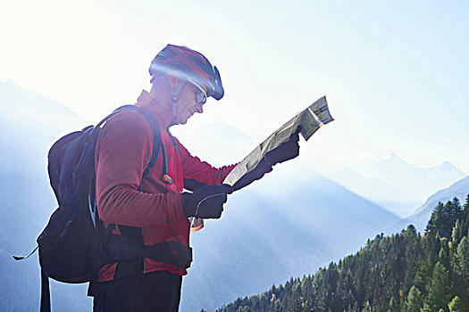 山地车手,拿着,地图,瓦莱,瑞士