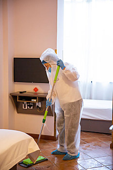 2020,7,17乌鲁木齐疫情期间隔离酒店工作人员
