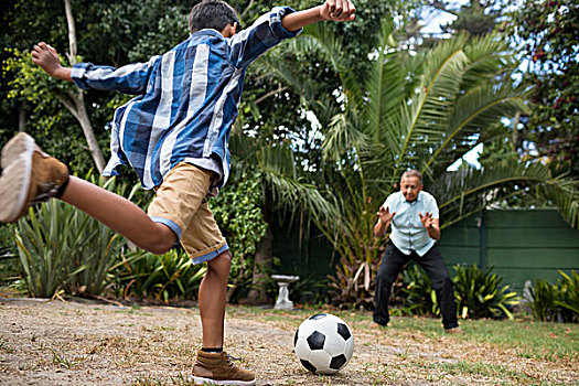 男孩,玩,足球,爷爷,地点,院子