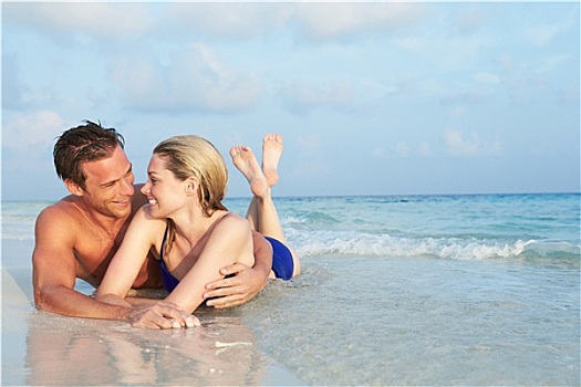 浪漫,情侣,卧,海洋,热带沙滩,假日