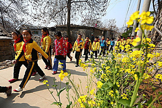 清明时节祭英烈