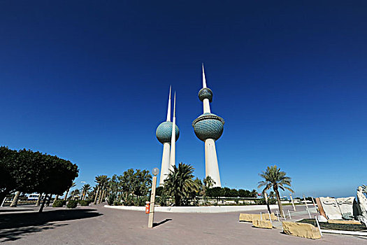 kuwait,city,towers,is,a,group,of,three,reinforced,concrete,in,the,main,tower,187,metres,high
