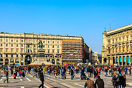 意大利米兰大教堂广场