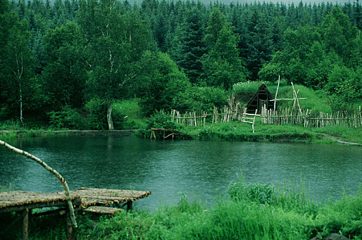 水塘,小屋