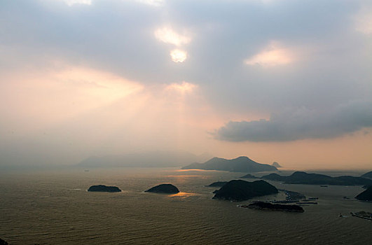 海上日出