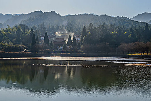 树,蓝,背景,池塘,倒影,烟,枯枝,寺庙,太阳,阳光,水,岸,淤泥,泥潭,村庄,山岗