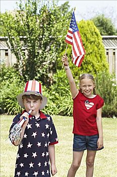 男孩,肖像,戴着,星条旗,上面,帽子,女孩,拿着,美国国旗