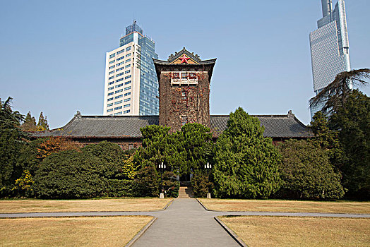 南京大学