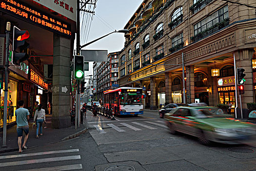 金陵路骑楼夜景