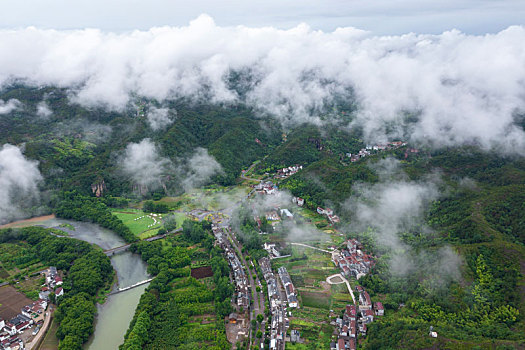 浙江缙云仙都烟雨朦胧田园风光航拍