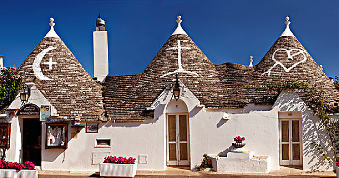 锥形石灰板屋顶,房子,屋顶,传统,象征,阿贝罗贝洛,普利亚区,意大利,欧洲