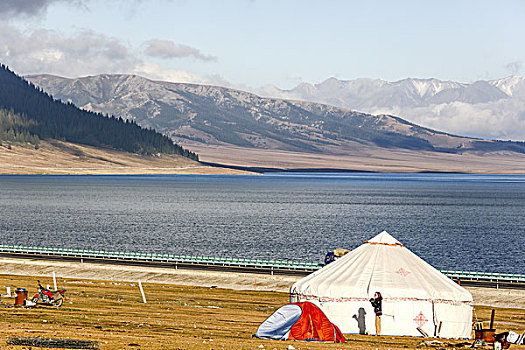 清晨的赛里木湖风光,新疆博乐市