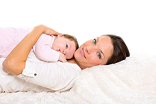 女婴,母亲,卧,高兴,一起,白色背景,毛皮,毯子