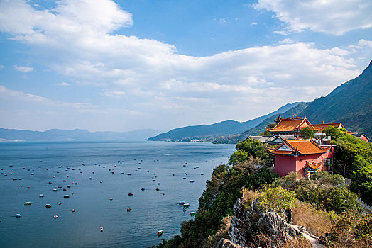 云南玉溪抚仙湖禄充风景区笔架山上远眺抚仙湖