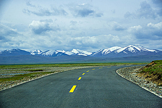 雪山草原公路