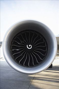 飞机引擎