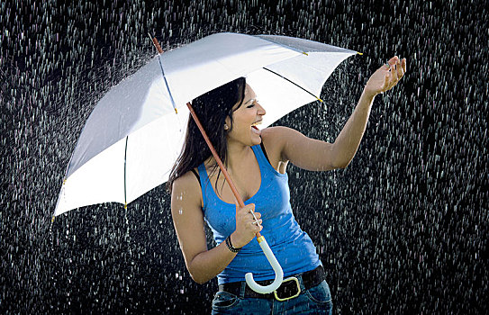 年轻,印度女人,拿着,白色,伞,享受,雨