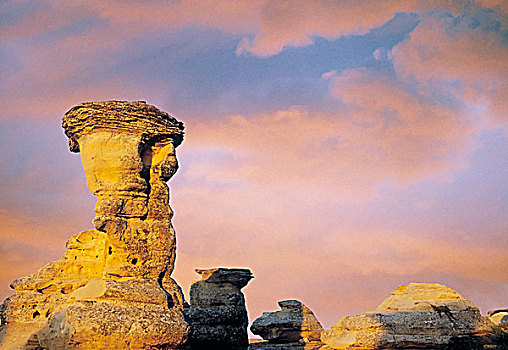 怪岩柱,牛奶河,荒地,文字,石头,省立公园,艾伯塔省,加拿大