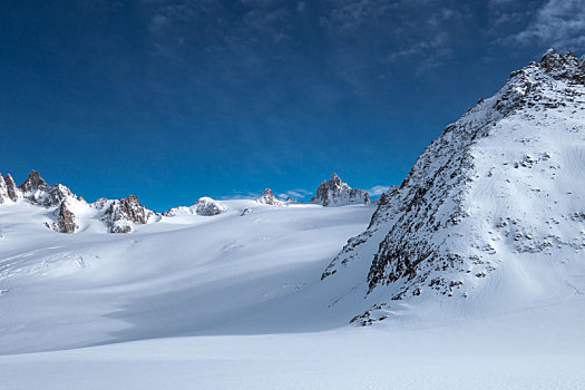 积雪,高山,冰河,远景,蓝天,雪后