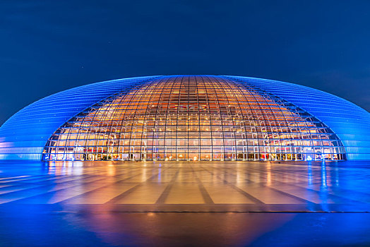 中国国家大剧院建筑夜景