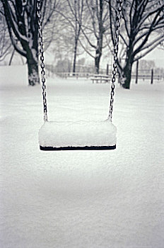 操场,秋千,积雪,儿童乐园,雪,季节,冬天,寒冷,无人,空,背景,秃头,黑白,安静,树