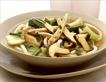 鸡肉,面条汤,蔬菜,蘑菇,锅