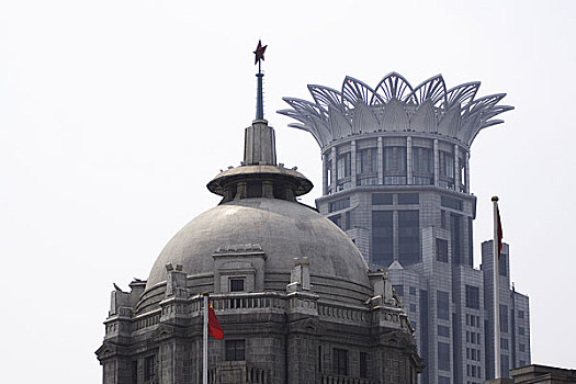 上海外滩的历史建筑和现代建筑
