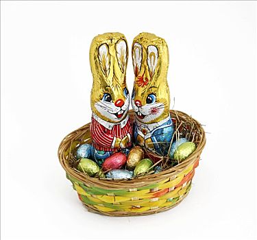 两个,复活节兔子,篮子,巧克力蛋