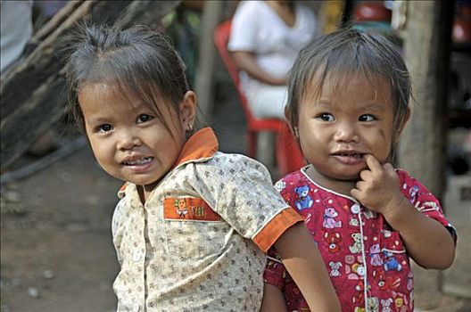 两个女孩,贫民窟,收获,柬埔寨,亚洲