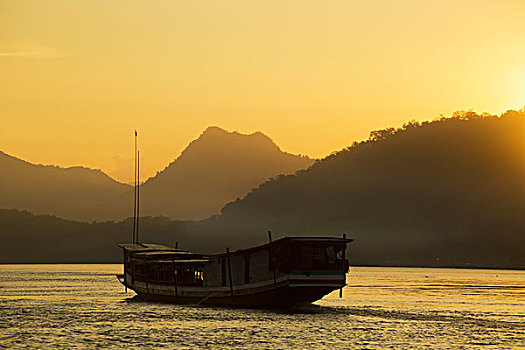 船,湄公河,日落,琅勃拉邦,老挝