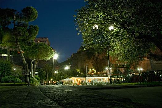 路灯柱,路边,广场,索伦托,索伦托半岛,那不勒斯省,坎帕尼亚区,意大利