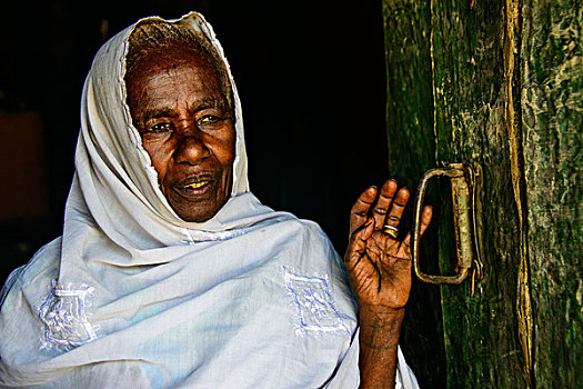 友好,老太太,站立,门框,靠近,厄立特里亚,非洲