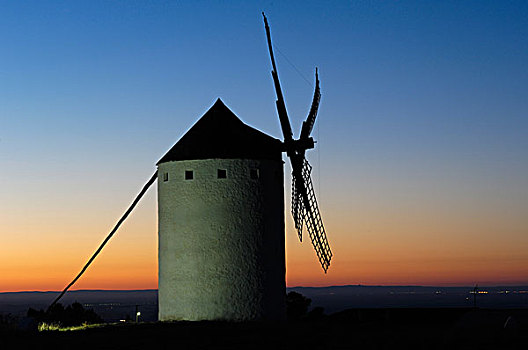 风车,日落,草原,雷阿尔城省,西班牙,欧洲