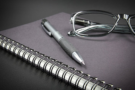笔记本,眼镜,笔,黑色背景,背景