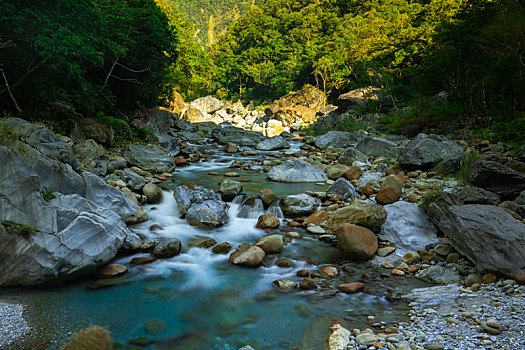 台湾花莲太鲁阁风景区,砂卡礑溪的山谷溪流