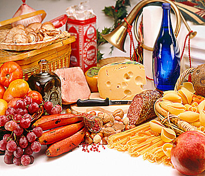 静物,生食,成分,蔬菜,意大利面,奶酪,油,蘑菇,洋葱,意大利腊肠,火腿,面包,坚果