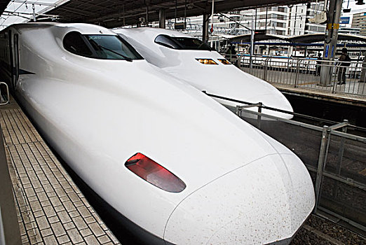 两个,子弹,火车,正面,车站,东京,日本