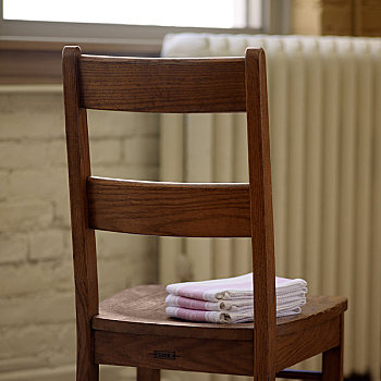 茶巾,木椅