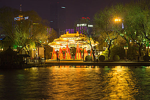 济南大明湖夜景